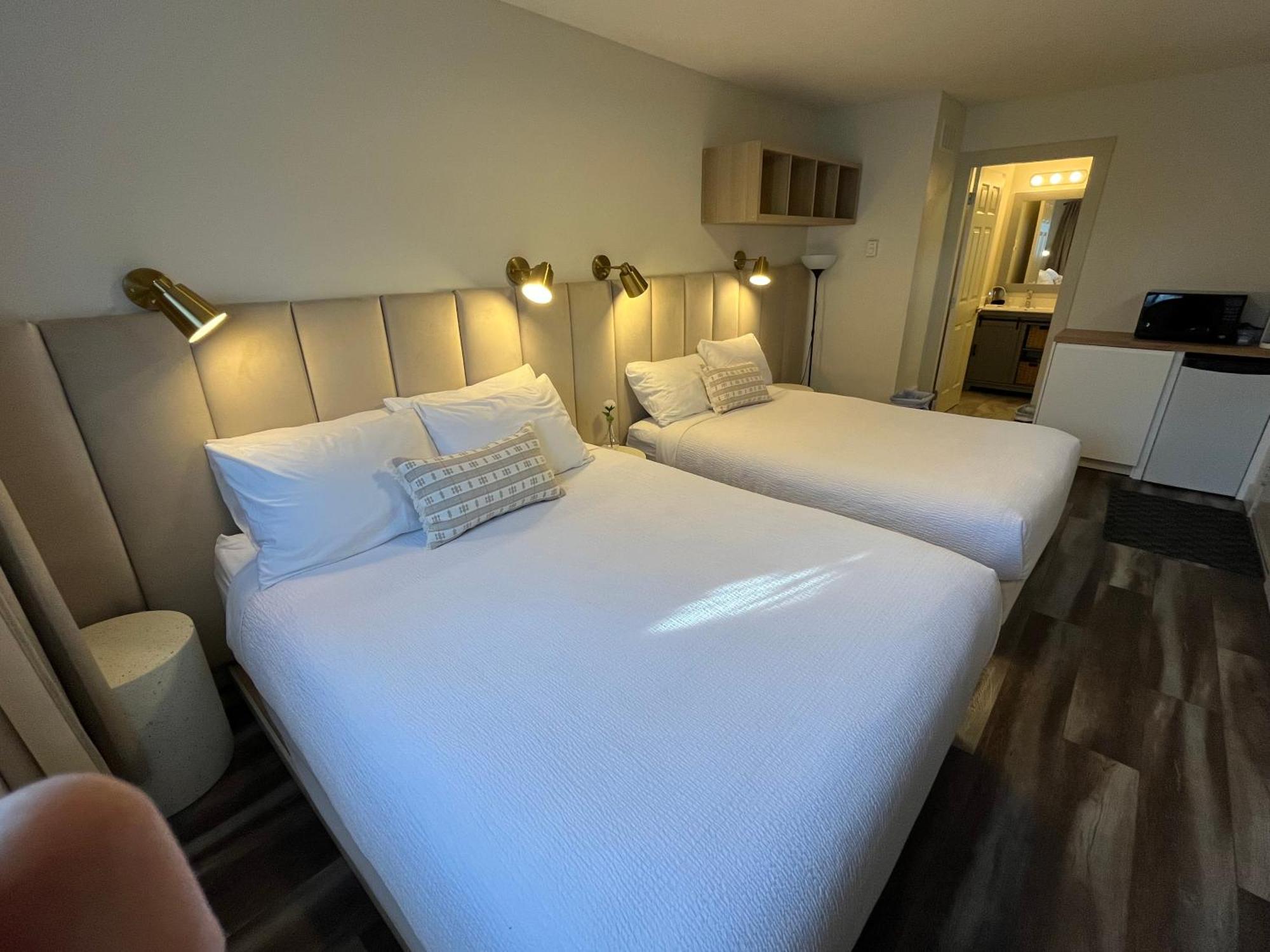 Lakeside Villa & Nordic Spa Пентиктон Экстерьер фото