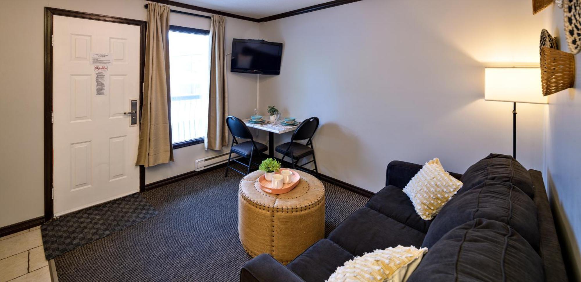 Lakeside Villa & Nordic Spa Пентиктон Экстерьер фото