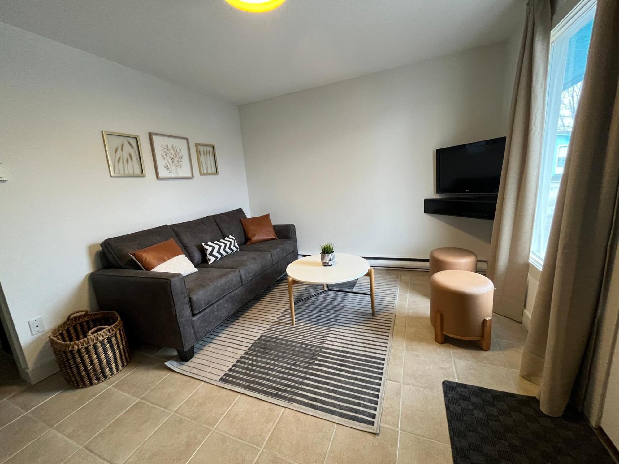 Lakeside Villa & Nordic Spa Пентиктон Экстерьер фото