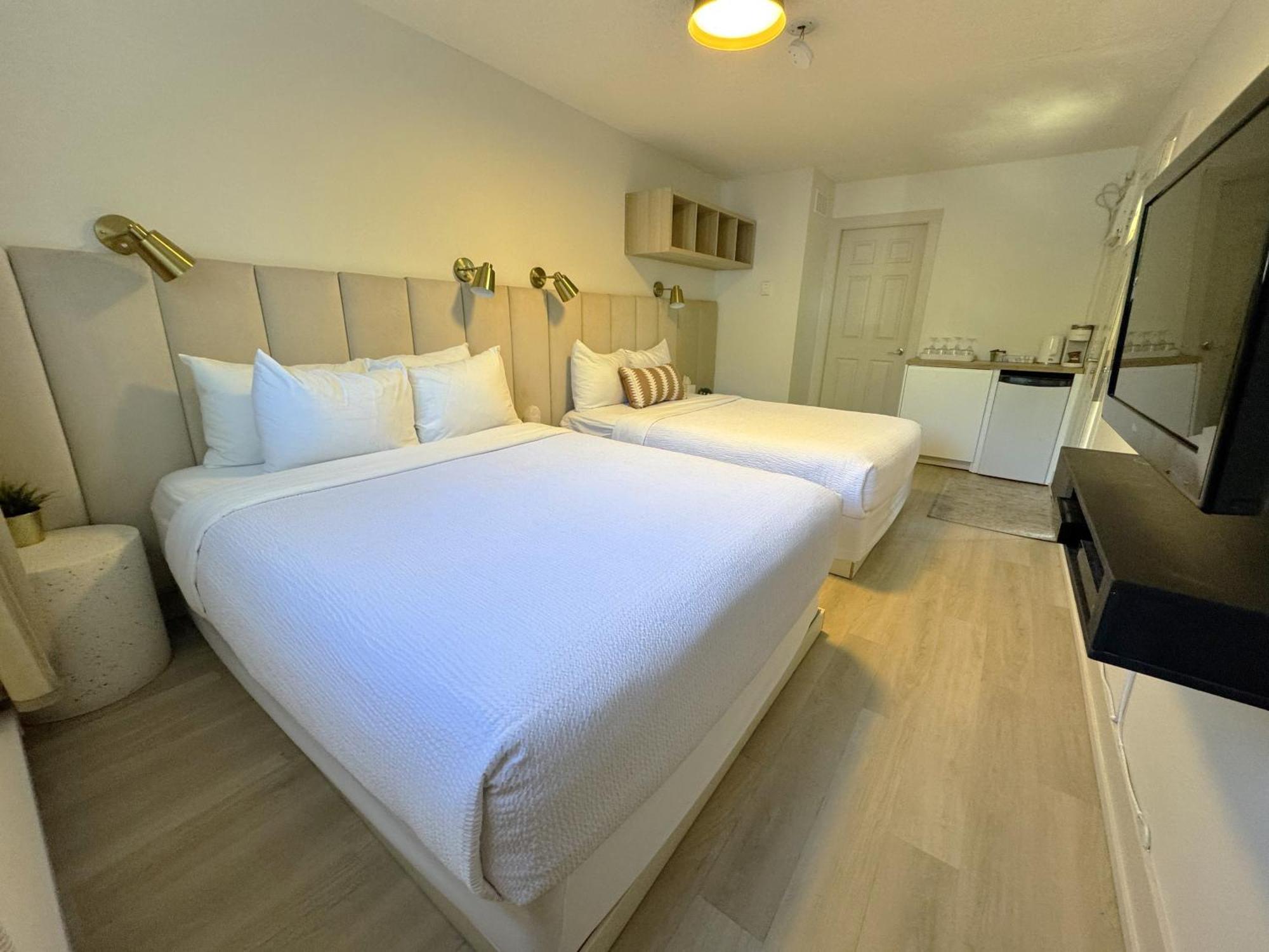 Lakeside Villa & Nordic Spa Пентиктон Экстерьер фото