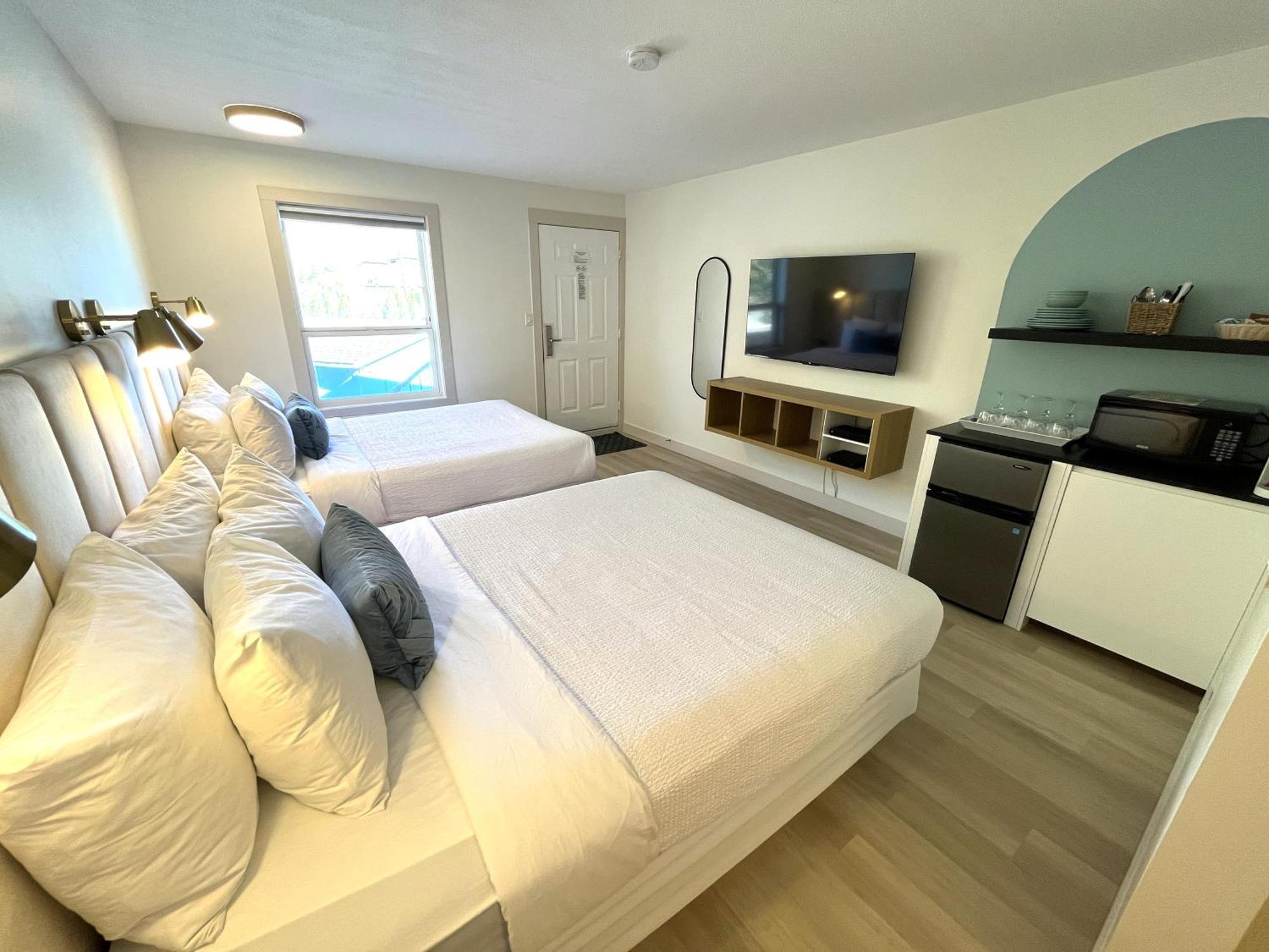 Lakeside Villa & Nordic Spa Пентиктон Экстерьер фото