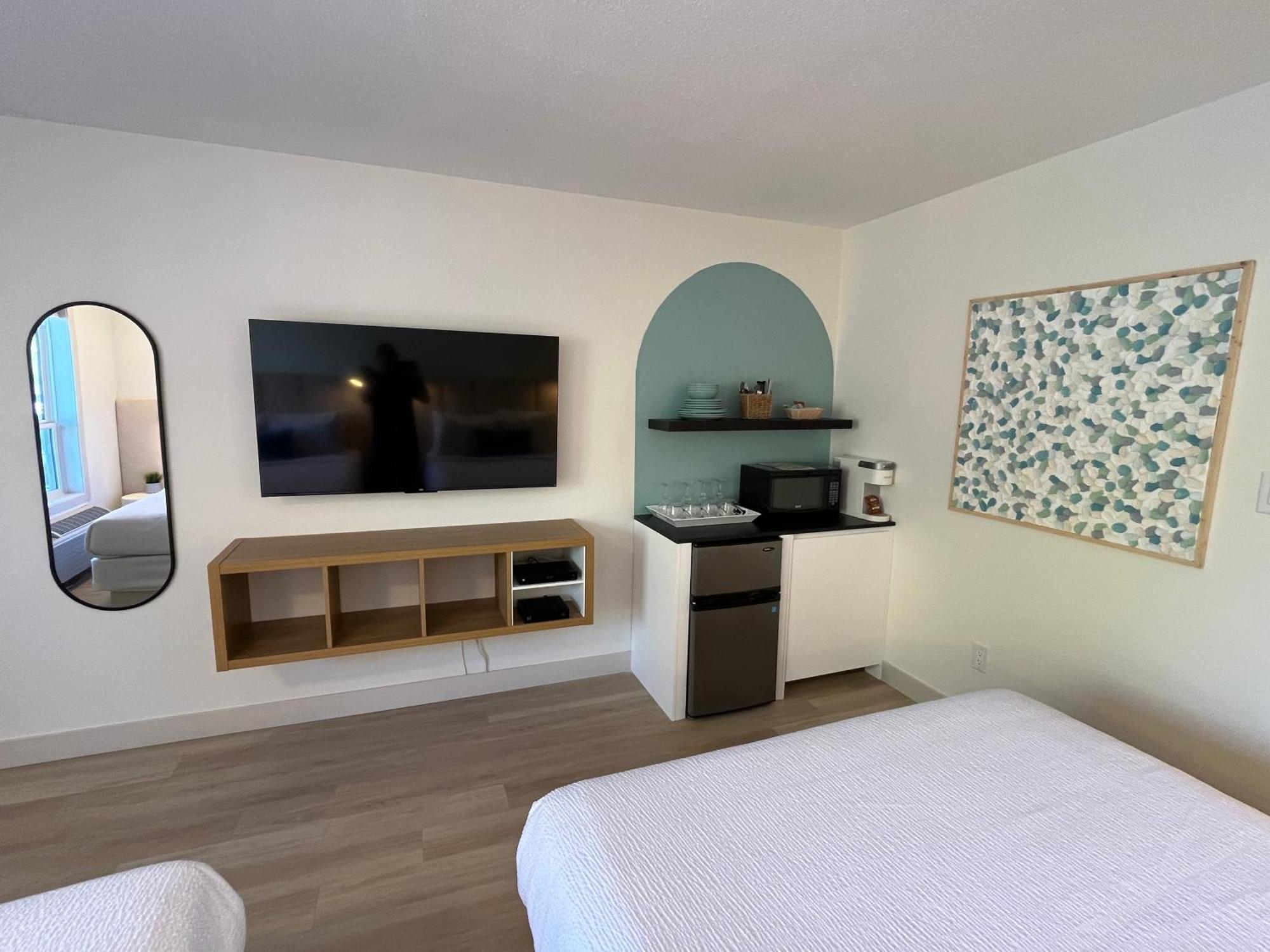 Lakeside Villa & Nordic Spa Пентиктон Экстерьер фото